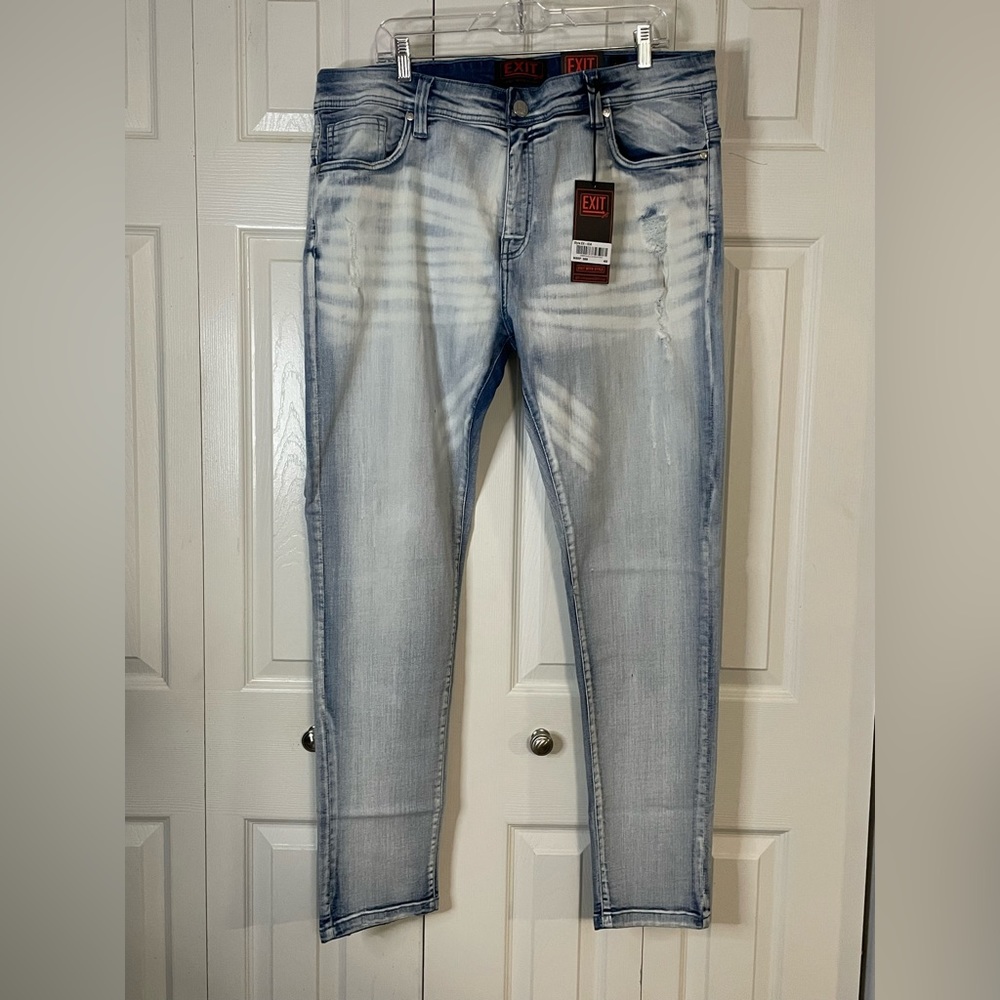 Men’s jeans size 40.